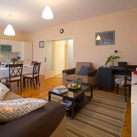 Luxe 3BR Apartment Split Chambre photo