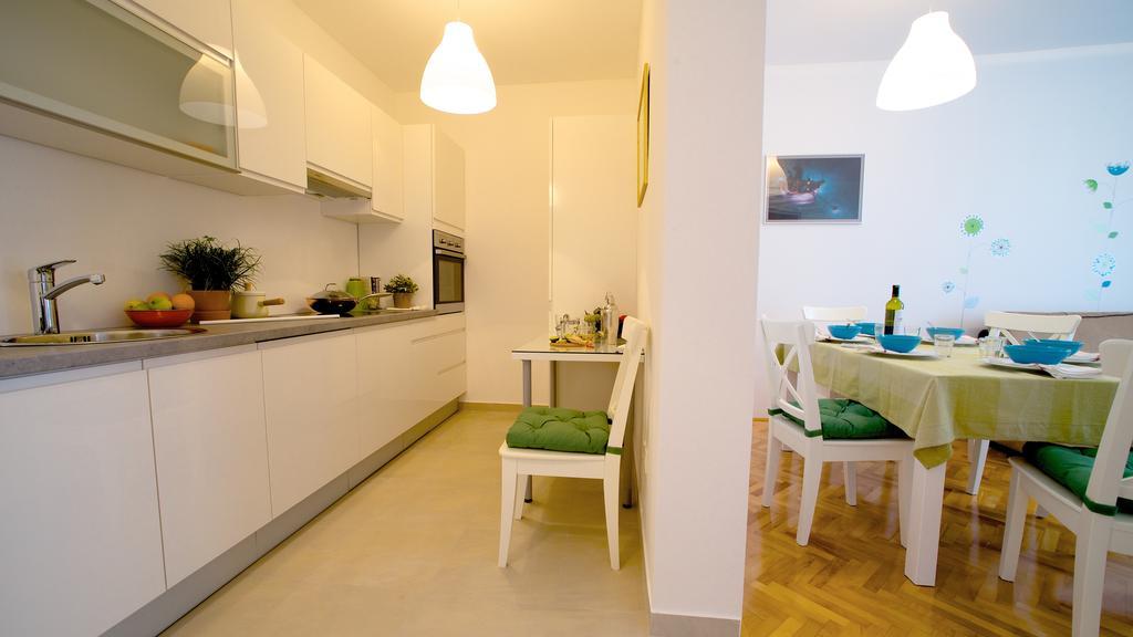 Luxe 3BR Apartment Split Chambre photo