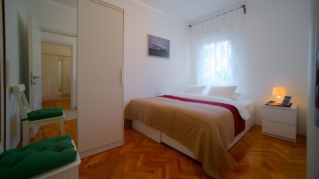Luxe 3BR Apartment Split Chambre photo
