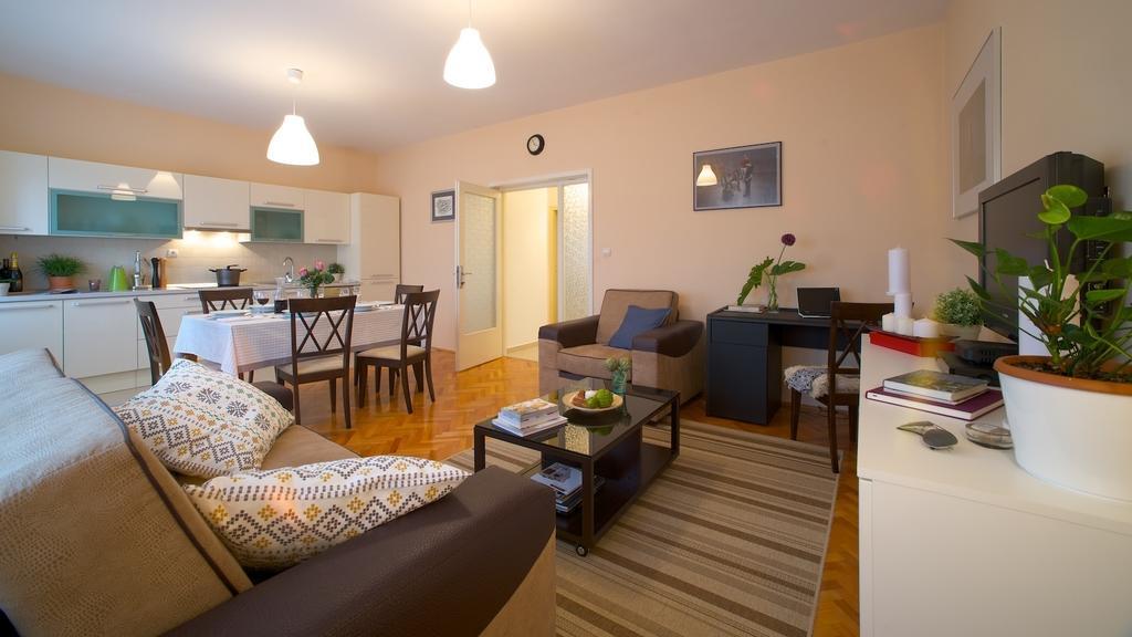 Luxe 3BR Apartment Split Chambre photo