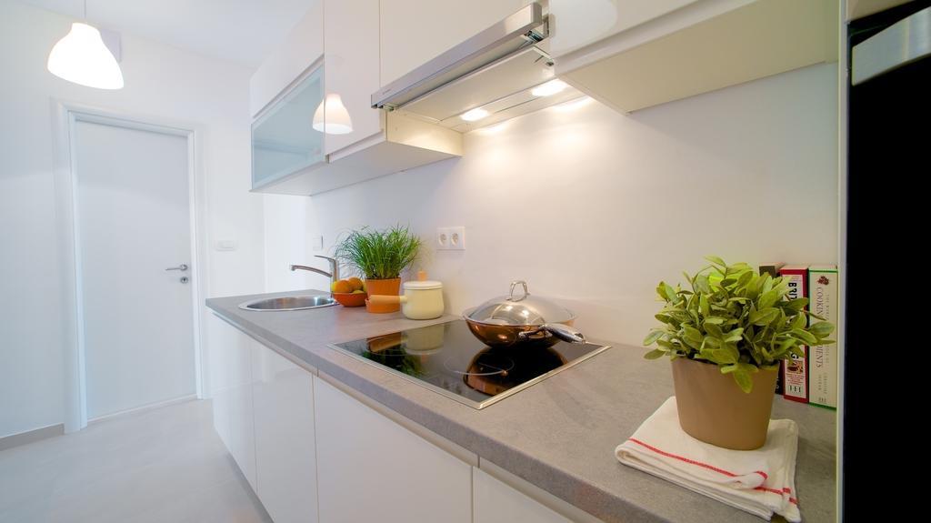 Luxe 3BR Apartment Split Chambre photo