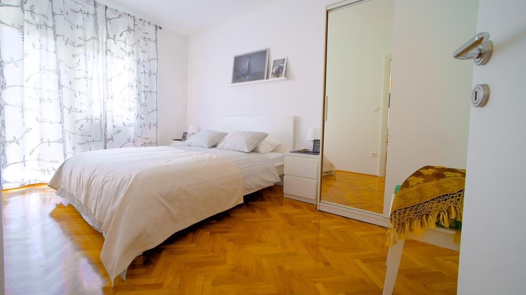 Luxe 3BR Apartment Split Chambre photo